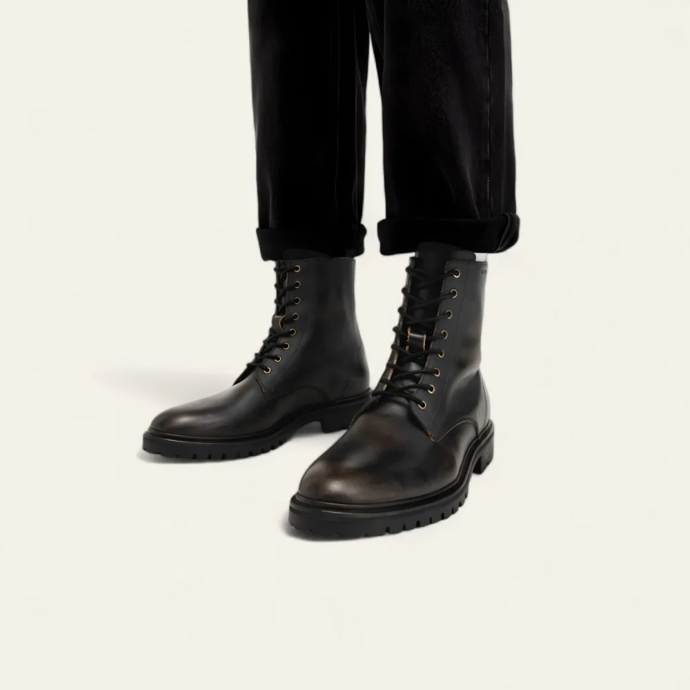 Captain - Image 2
